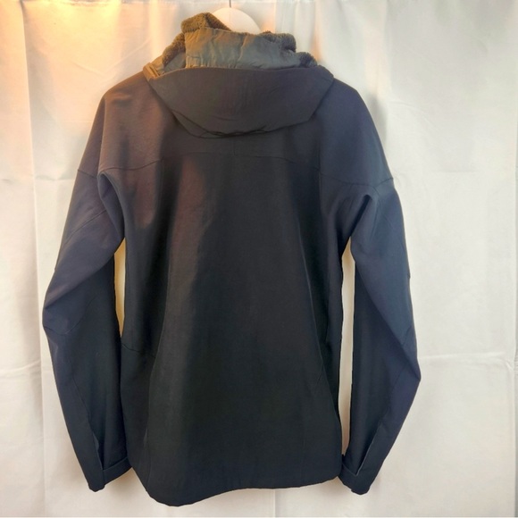 Patagonia Fleece lined jacket size M in VGUC - Picture 4 of 4